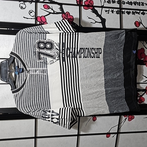 Street Rules Henley Graphic Tee Shirt Urban Striped Size Large - Picture 1 of 6